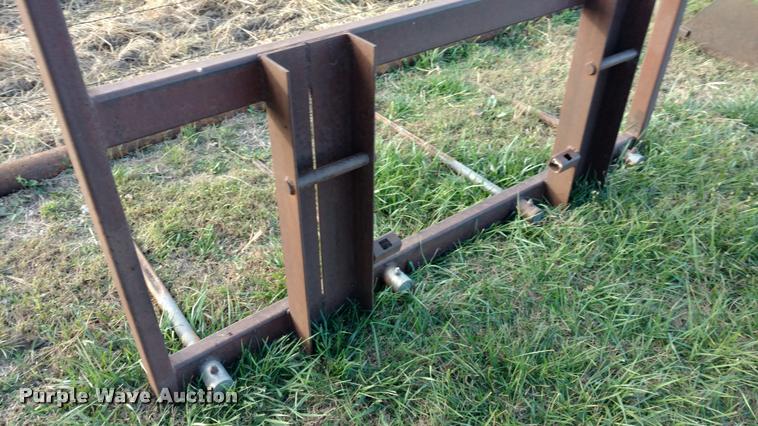 image for item DA4309 Bale fork