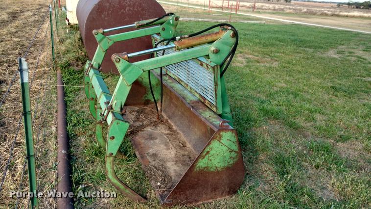 image for item DA4310 John Deere grapple bucket