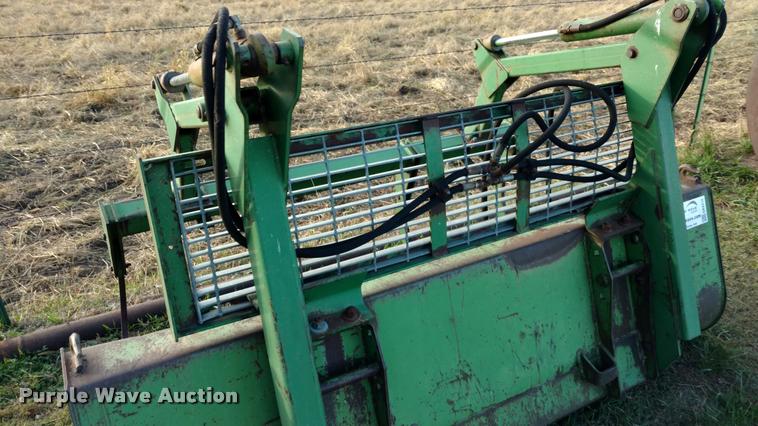 image for item DA4310 John Deere grapple bucket