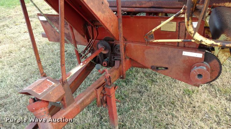 image for item DA4313 New Holland Stackliner 1010 wagon