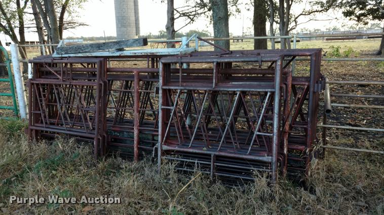 image for item DA4314 Steel hay feeders