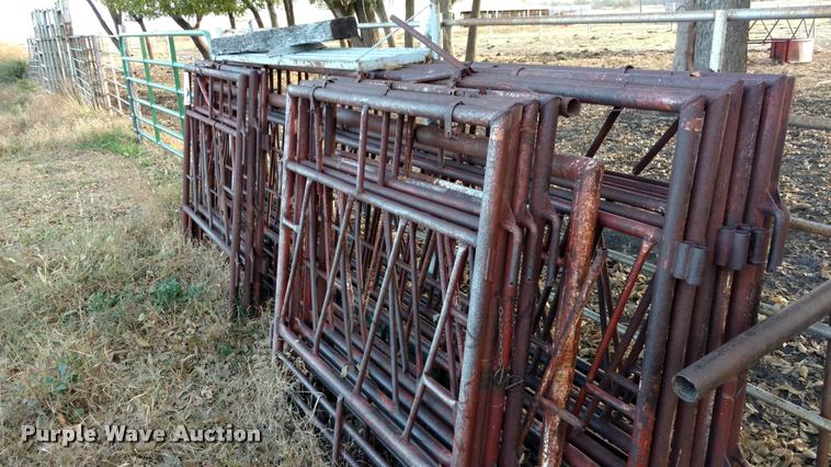 image for item DA4314 Steel hay feeders