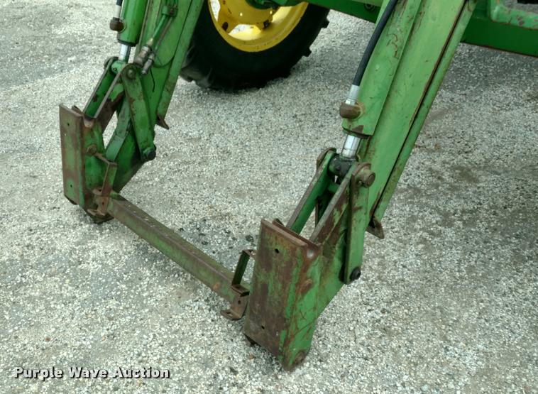 image for item DA4318 1984 John Deere 2950 tractor