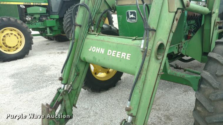 image for item DA4318 1984 John Deere 2950 tractor