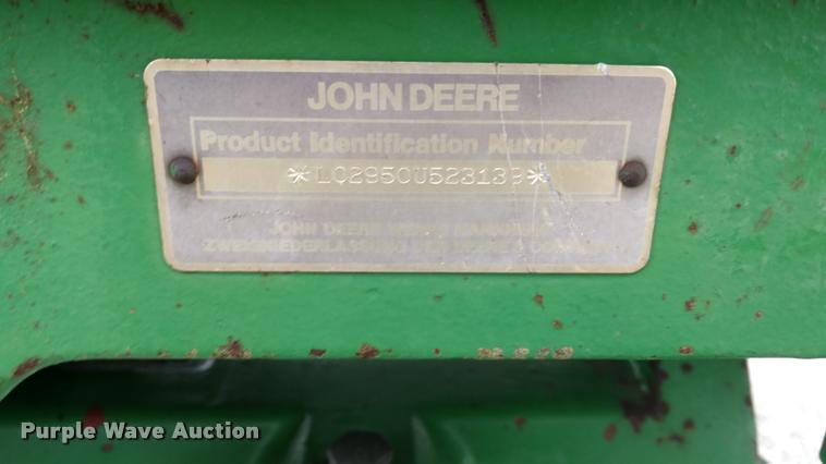 image for item DA4318 1984 John Deere 2950 tractor