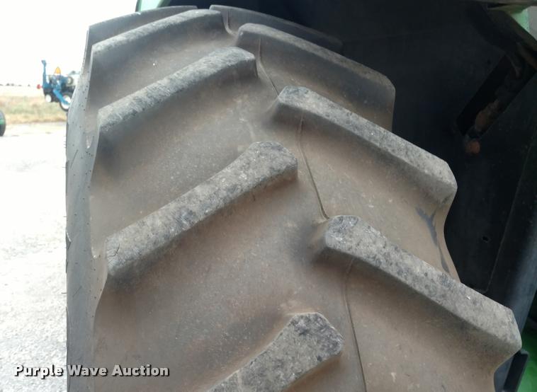 image for item DA4318 1984 John Deere 2950 tractor