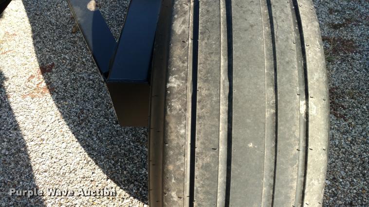 image for item DA4321 2014 Farm King BM1450R bale carrier