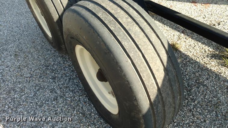 image for item DA4321 2014 Farm King BM1450R bale carrier