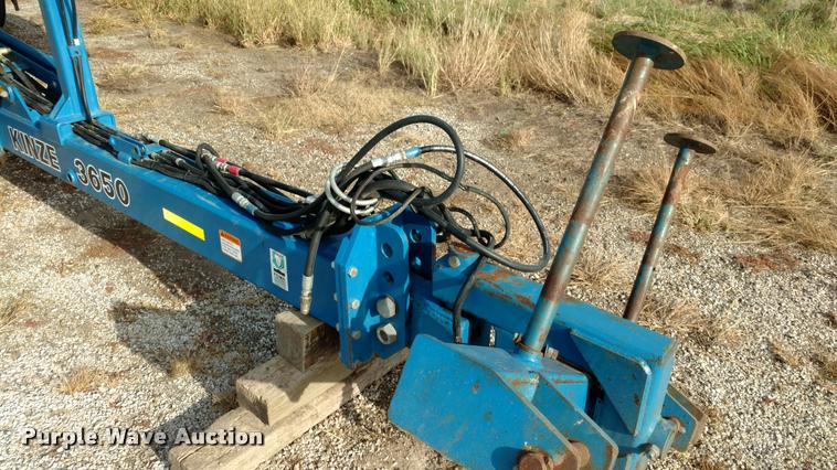 image for item DA4337 Kinze 3650 12/23 Interplant split row planter