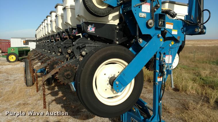 image for item DA4337 Kinze 3650 12/23 Interplant split row planter