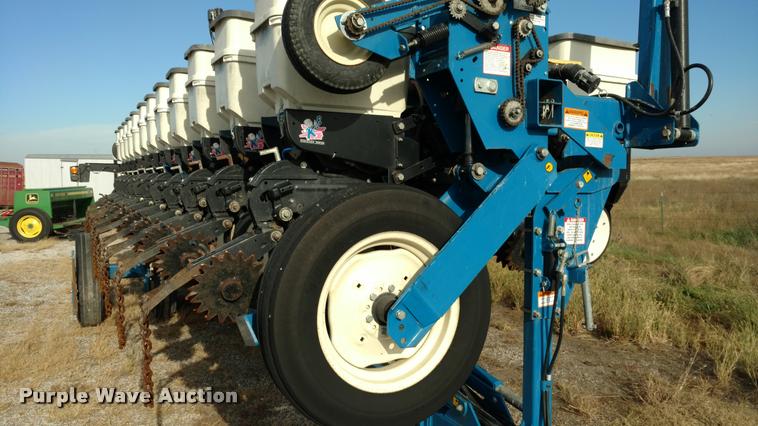 image for item DA4337 Kinze 3650 12/23 Interplant split row planter