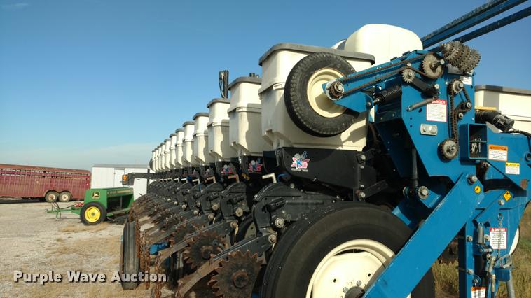 image for item DA4337 Kinze 3650 12/23 Interplant split row planter