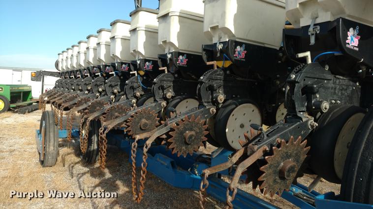 image for item DA4337 Kinze 3650 12/23 Interplant split row planter