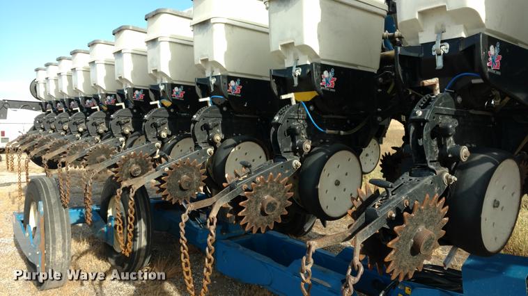 image for item DA4337 Kinze 3650 12/23 Interplant split row planter