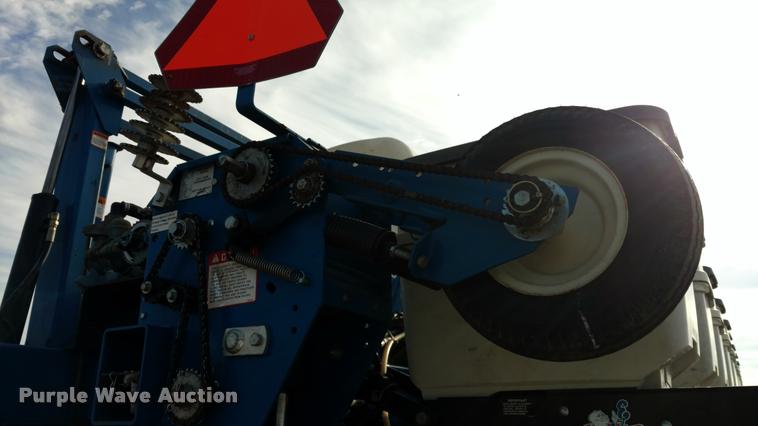 image for item DA4337 Kinze 3650 12/23 Interplant split row planter