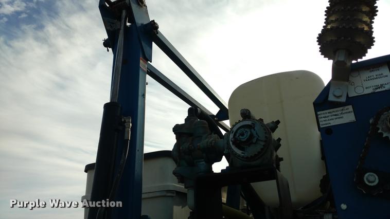 image for item DA4337 Kinze 3650 12/23 Interplant split row planter