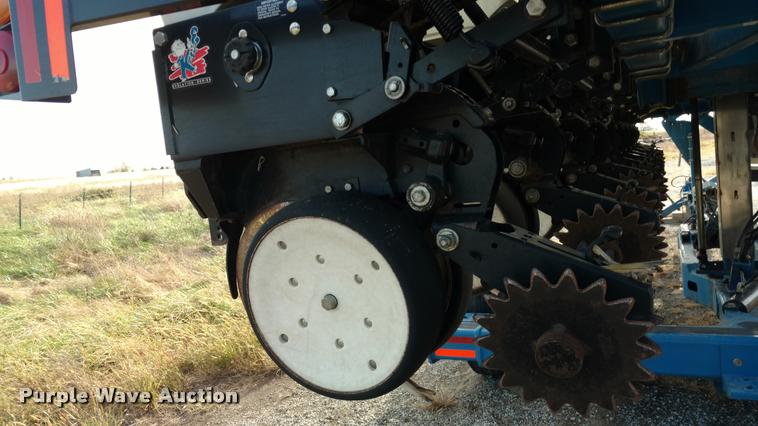 image for item DA4337 Kinze 3650 12/23 Interplant split row planter