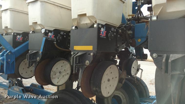 image for item DA4337 Kinze 3650 12/23 Interplant split row planter
