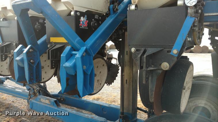 image for item DA4337 Kinze 3650 12/23 Interplant split row planter
