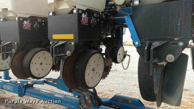 image for item DA4337 Kinze 3650 12/23 Interplant split row planter