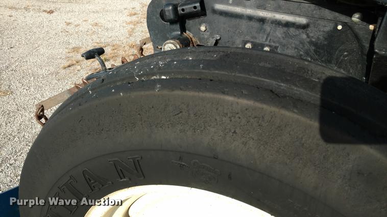 image for item DA4337 Kinze 3650 12/23 Interplant split row planter