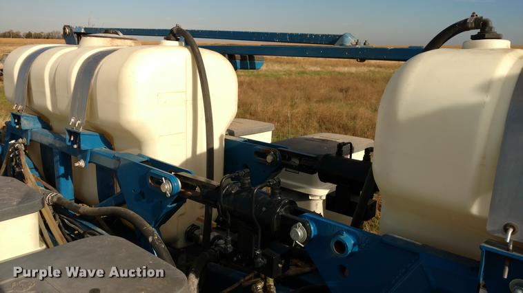 image for item DA4337 Kinze 3650 12/23 Interplant split row planter