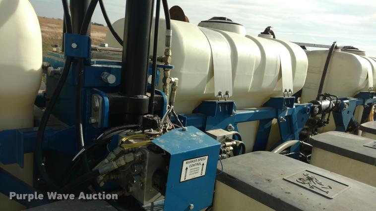 image for item DA4337 Kinze 3650 12/23 Interplant split row planter