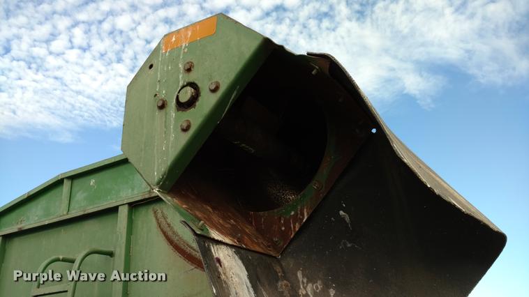 image for item DA4338 John Deere 500 grain cart