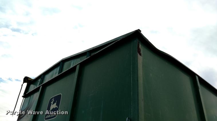 image for item DA4338 John Deere 500 grain cart