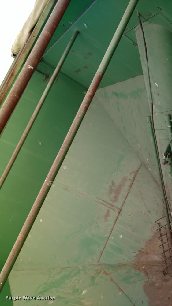 image for item DA4338 John Deere 500 grain cart