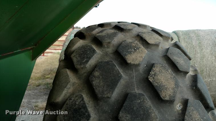 image for item DA4338 John Deere 500 grain cart