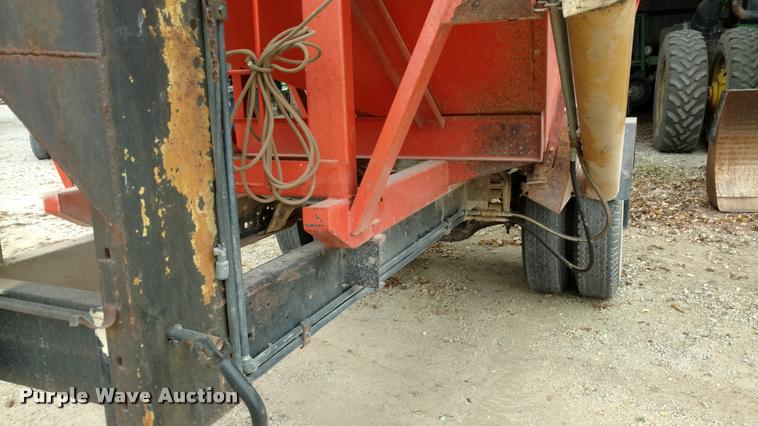 image for item DA4371 Killbros 385 seed tender