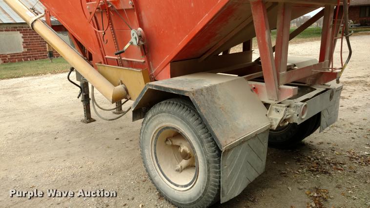 image for item DA4371 Killbros 385 seed tender