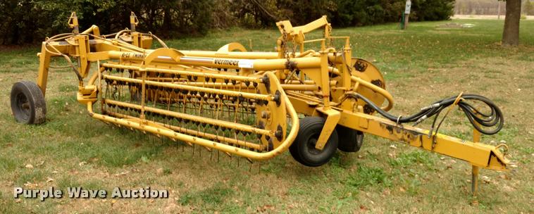 image for item DA4372 Vermeer R23 hay rake