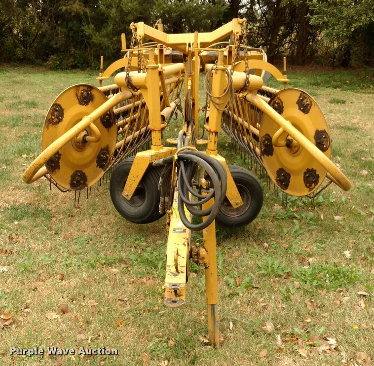 image for item DA4372 Vermeer R23 hay rake