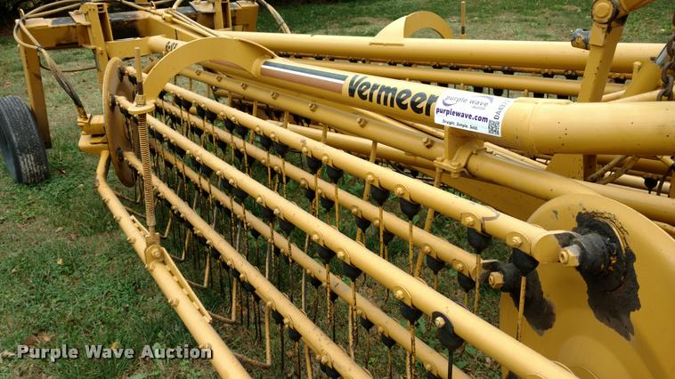 image for item DA4372 Vermeer R23 hay rake