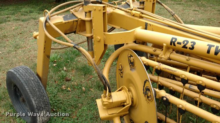 image for item DA4372 Vermeer R23 hay rake