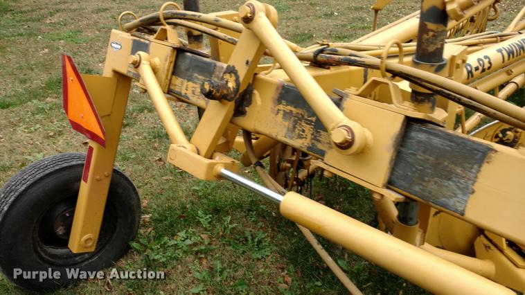 image for item DA4372 Vermeer R23 hay rake