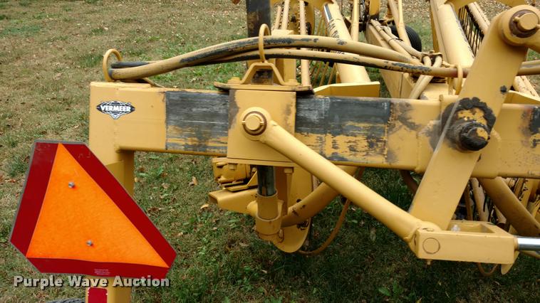image for item DA4372 Vermeer R23 hay rake