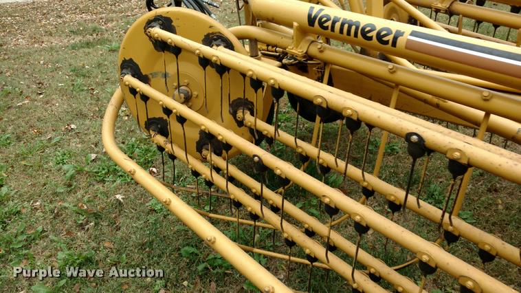 image for item DA4372 Vermeer R23 hay rake