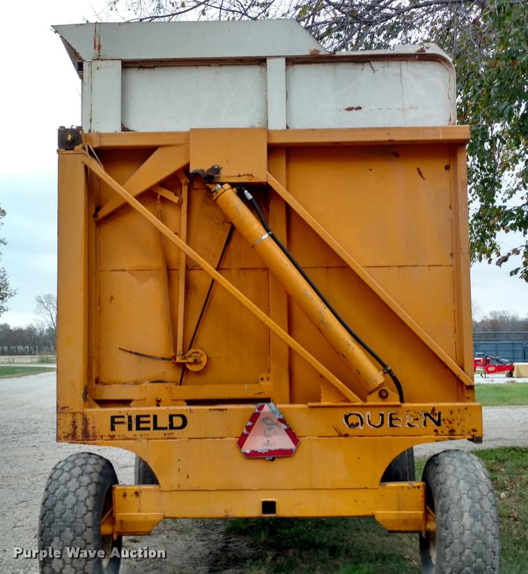 image for item DA4373 Field Queen 1408 silage dump wagon