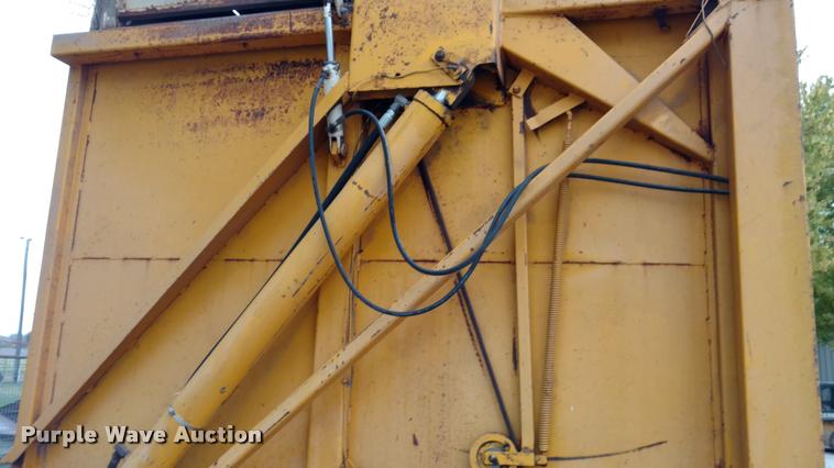 image for item DA4373 Field Queen 1408 silage dump wagon