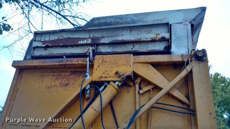 image for item DA4373 Field Queen 1408 silage dump wagon