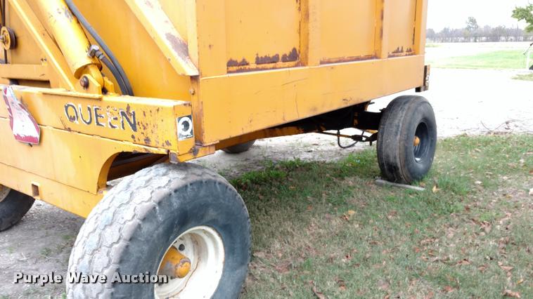 image for item DA4373 Field Queen 1408 silage dump wagon