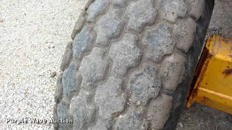 image for item DA4373 Field Queen 1408 silage dump wagon