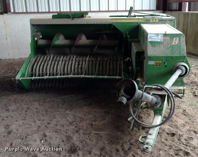 image for item DA4380 John Deere 348 small square baler