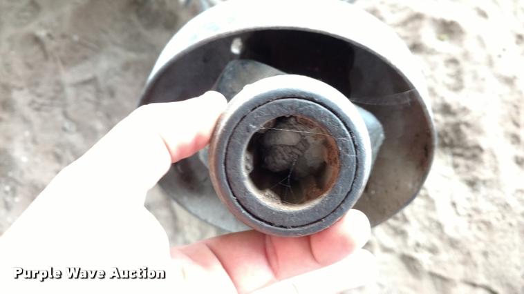 image for item DA4380 John Deere 348 small square baler