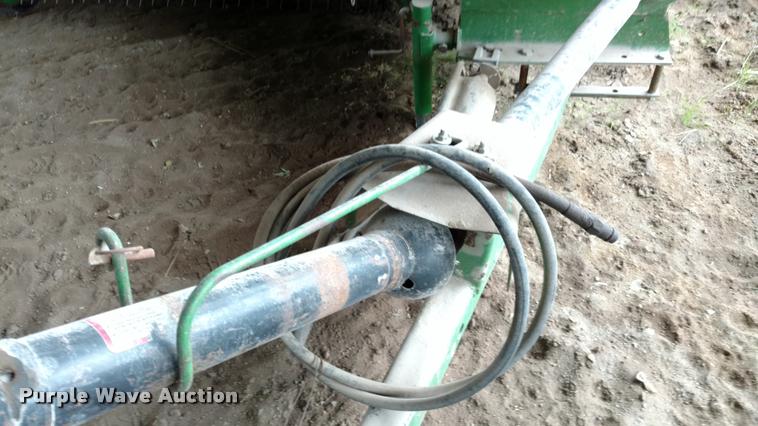 image for item DA4380 John Deere 348 small square baler