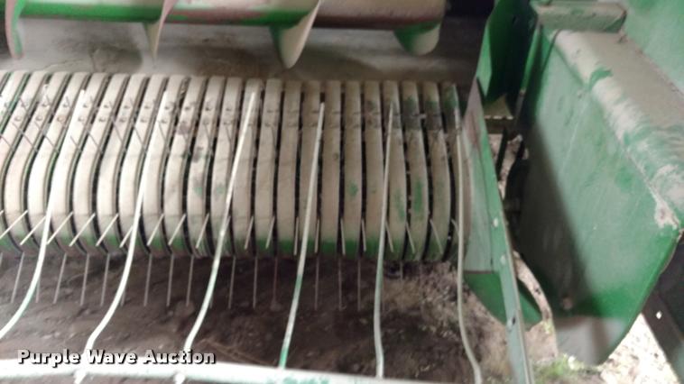 image for item DA4380 John Deere 348 small square baler