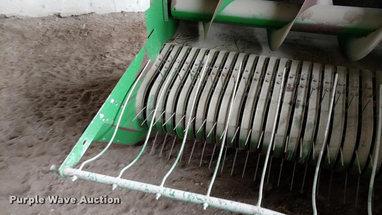 image for item DA4380 John Deere 348 small square baler
